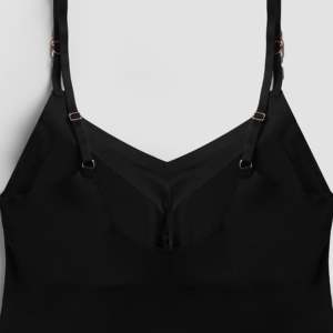 Camisole de sport noire Sculpt Fitness pour femmes - Product Image 3