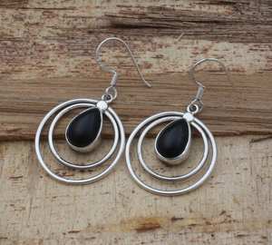 Pendientes de lágrima de piedra preciosa circular de ónix negro hechos a mano en plata de ley 925 regalo perfecto para mujer - Product Image 1