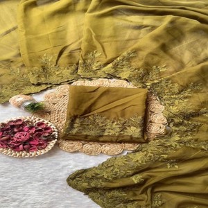 Saree en soie Tebby doux élégant avec bordure en cuir chevelu et chemisier de course multi-fils avec bordure en manches - Product Image 6