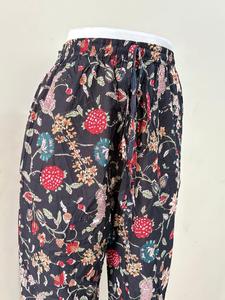 ชุดนอนผ้าฝ้ายพิมพ์ลายดอกไม้สำหรับผู้หญิงสีดำกับชุดนอนแบบลำลองกางเกงผ้าฝ้ายทรงตรง - Product Image 4