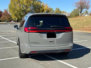 Chrysler Pacifica Touring L 2023, moteur V6 3,6L 24V VVT-i, automatique, minivan/van - Product Image 3