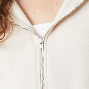 Vente en gros de sweat-shirt de gym à manches longues en coton pour femmes sweat-shirt à capuche court avec logo personnalisé pour femmes - Product Image 4