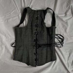 Corsé de satén 100%, diseño asimétrico, cordón ajustable, transpirable, corsé de la mejor calidad para entusiastas de la moda, fiestas calientes finas - Product Image 5