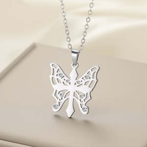 Magnifique pendentif papillon ajouré en argent sterling 925, plaqué rhodium et or 14 carats, bijoux en moissanite, cadeau pour femme - Product Image 1