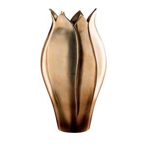 Florero de metal con acabado de cobre con superficie lisa y ambiente rústico hecho a mano para decoración vintage o interiores bohemios - Product Image 1