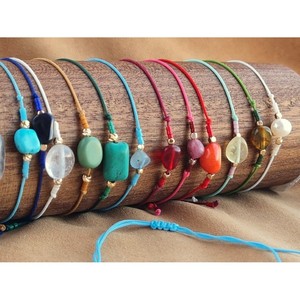 Bracelets tendance en corde avec accents dorés et pierres colorées pour la revente - Product Image 3