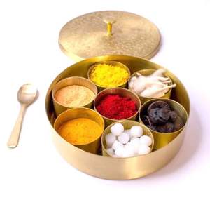 Cubo de flores Puja pulido dorado de latón de diseño Simple con mango Cubo de flores Puja de latón para plantilla - Product Image 5