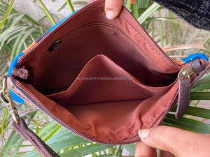 Vente en gros de couverture de selle en cuir usiné à la main sac à main à pompons couverture de selle en cuir sculptée à la main stylée ensemble combiné portefeuille pour femmes - Product Image 3