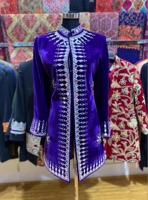 Robe longue en velours noir de style afghan avec broderie en resham blanc, taille à cordon, style kuchi traditionnel, couvrant entièrement le corps