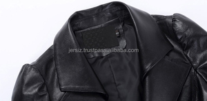 Manteau en similicuir coupe évasée pour femme – Blazer en cuir noir élégant à revers crantés, manches longues bouffantes et jupe intégrée, coupe ajustée - Product Image 5