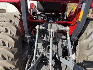 Tracteur agricole Massey Ferguson 1825E 2022, 25 CV, diesel, 4 roues motrices, tracteur avec chargeur utilitaire pour l'agriculture - Product Image 4