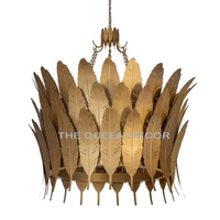 Nouvel arrivage de lampe de lustre à quatre supports en aluminium métal forme unique finition dorée dernière lampe élégante fantaisie