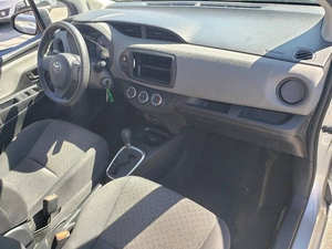 Usado 2015 T * oyota Yaris 5 puertas L - Product Image 3