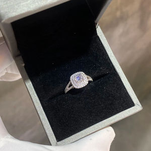 Bague de fiançailles personnalisée en or blanc 14K pour femmes VVS Clarity Lab Grown Princess Cut IGI Certified Set Diamond - Product Image 6