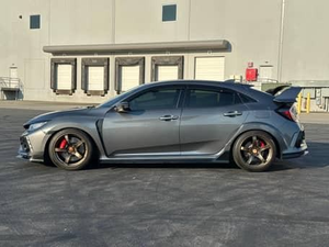 HONDA CIVIC Type R SUV 2020, Tracción en las Cuatro Ruedas, Manual/Automático, Volante a la Izquierda, Asientos de Cuero, Color Oscuro, R18, Techo Panorámico, Gasolina >700km - Product Image 2