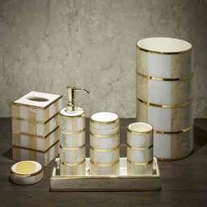 Ensemble de salle de bain contemporain en résine Organisateur de coiffeuse élégant Porte-savon Porte-brosse à dents Plateau à gobelet Élégant Modern Essentials - Product Image 6