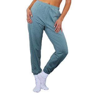 Bas de style survêtement à cordon de serrage confortable et décontracté conçu pour les pantalons de survêtement pour femmes - Product Image 2