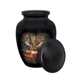 Urne funéraire moyenne en aluminium Buck USA Flag Deer avec option couronne de commémoration et option plaque nominative avec médaillon - Product Image 6