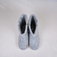 Bottes en feutre gris "Bottes douces, confortables et écologiques utilisant la maison intérieure" faites à la main au Népal