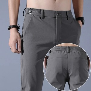 Pantalones informales de verano de color gris claro para hombre con pretina semielástica de nailon de seda helada tubo recto elástico estilo Caballero de negocios - Product Image 1