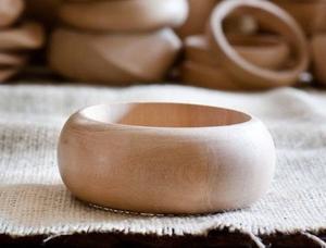 Elegant Designer Style Handmade Waterproof Wooden <b>Bangles</b> Polished Surface Customizable Women's <b>Fashion</b> Jewelry for Business - Product Image 3