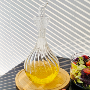 Dispensador de Aceite de 800ml, Soplado a Mano, de un Solo Orificio, de Vidrio de Borosilicato de Alta Calidad, Moderno, Seguro para Alimentos, Fácil de Verter y Limpiar - Product Image 3