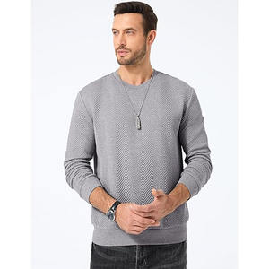 Sudadera de manga larga para hombre elaborada con costuras duraderas para el invierno y la comodidad durante todo el día - Product Image 1