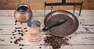 Cafetière jetable en cuivre massif martelé turc grec arabe avec manche en bois doublé de nickel à l'intérieur - Product Image 4