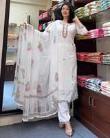 Ensemble de 3 pièces Kurtis de créateur Broderie et séquence élégantes Tenue ethnique élégante pour femmes pour mariages, fêtes et festivals