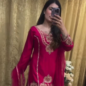 Élégant ensemble Sharara brodé avec dupatta pour les tenues festives - Product Image 1