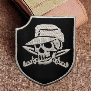 Parche bordado de cabeza de Demonio Femenino, gancho Rectangular, insignia de moral, brazalete de calavera y ropa, mochila, pegatina decorativa - Product Image 4