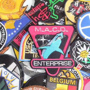 Écussons brodés personnalisés avec broderie d'insigne pour l'écusson de broderie personnalisé de mode avec le grand prix - Product Image 3