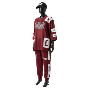 Conjunto deportivo de 2 piezas para mujer, en malla de poliéster premium, tela transpirable de 180 GSM, paneles en contraste, logotipo con aplique personalizado. Conjuntos para mujer. - Product Image 4