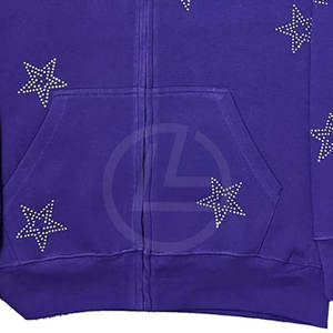 Sudadera con capucha de diamantes de imitación para hombre con estilo con detalles de brillo y aspecto de hombro caído Sudadera con capucha de diamantes de imitación para hombre con gráfico en negrita - Product Image 3