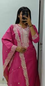 Nuevo conjunto de pantalón Kurti Dupatta de diseñador con hermosos bordados y lentejuelas, perfecto para fiestas, bodas y ocasiones festivas - Product Image 3