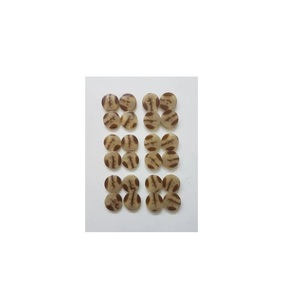 Botón de cuerno de buey de búfalo para accesorios de prendas de abrigo Botón Mejor precio Hecho a mano Acabado Botón de cuerno de tamaño personalizado El mejor producto - Product Image 2