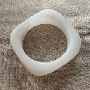 Bracelets en résine dure de gros, accessoires de bijoux, ronds, en gros, pas chers, vintage, en forme de mode, bracelets en résine bh crafts - Product Image 1