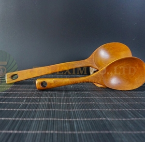 Cuillère de service en bois classique Toan Phat de haute qualité, artisanat imprimé sur mesure, écologique, livraison rapide, meilleur prix du Vietnam - Product Image 1