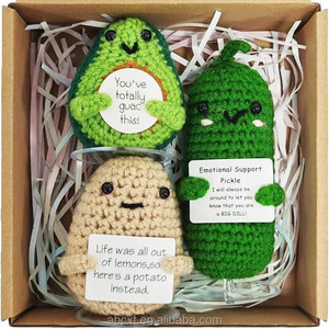 Búp bê móc tay trang trí độc đáo với thiết kế trái cây và rau củ nhân tạo - Product Image 6