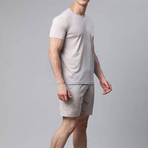 Ensemble de shorts respirants pour hommes personnalisés avec logo imprimé fabriqué au Pakistan pour la vente en ligne d'été - Product Image 4