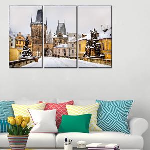Tableau sur toile imprimé Pont de Prague - Décoration murale élégante avec paysage urbain, 3P : encadré - Product Image 1