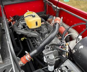 รถเกี่ยวข้าว MASSEY FERGUSON มือสองสำหรับขาย เหมาะสำหรับเก็บเกี่ยวข้าว ข้าวโพด ข้าวสาลี มันฝรั่ง ถั่วลิสง พร้อมอุปกรณ์ปอกกระเทียมและชิ้นส่วนเครื่องยนต์ - Product Image 5