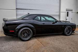 Dodge Challenger SRT Demon 2023, 1025 HP, Motor Hemi V8 Supercargado, Asientos de Cuero Sin Modificar, SUV Euro VI - Product Image 2