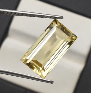 Lab Created Light Citrine Baguette Cut 18X10mm Piedra preciosa suelta - Product Image 3