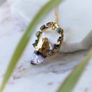 Elegante Colgante de Plata de Ley con Amatista Esmeralda en Bruto con Cristales Dobles Naturales, Joyería de Compromiso, Perfecto para Sanación, Único - Product Image 1