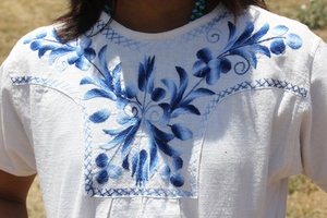 Robe chemise vintage mexicaine brodée à la main SRJ EXPORTS, 100% coton, broderie ombrée, motif floral, manches courtes, poches, la meilleure - Product Image 2