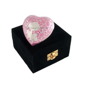 Fabricant et exportateur d'urne souvenir coeur en laiton dans une boîte en velours à vendre produit urnes de crémation en métal à vendre - Product Image 2