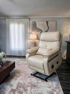 Fauteuil inclinable électrique à double moteur abordable avec télécommande, en similicuir beige, style contemporain - Product Image 1