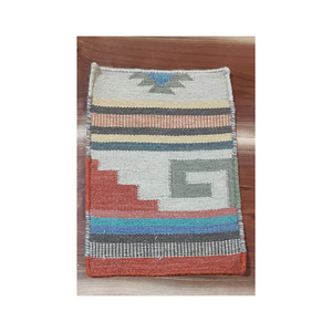 Tapis de salle à manger lavables en machine avec finition à séchage rapide et coton recyclable avec motifs brodés détaillés - Product Image 1