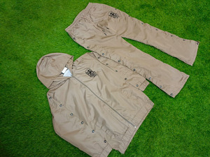 Chándal de hermandad griego personalizado para mujer con botones a presión Conjunto elegante con capucha para eventos de hermandad y vida griega - Product Image 2